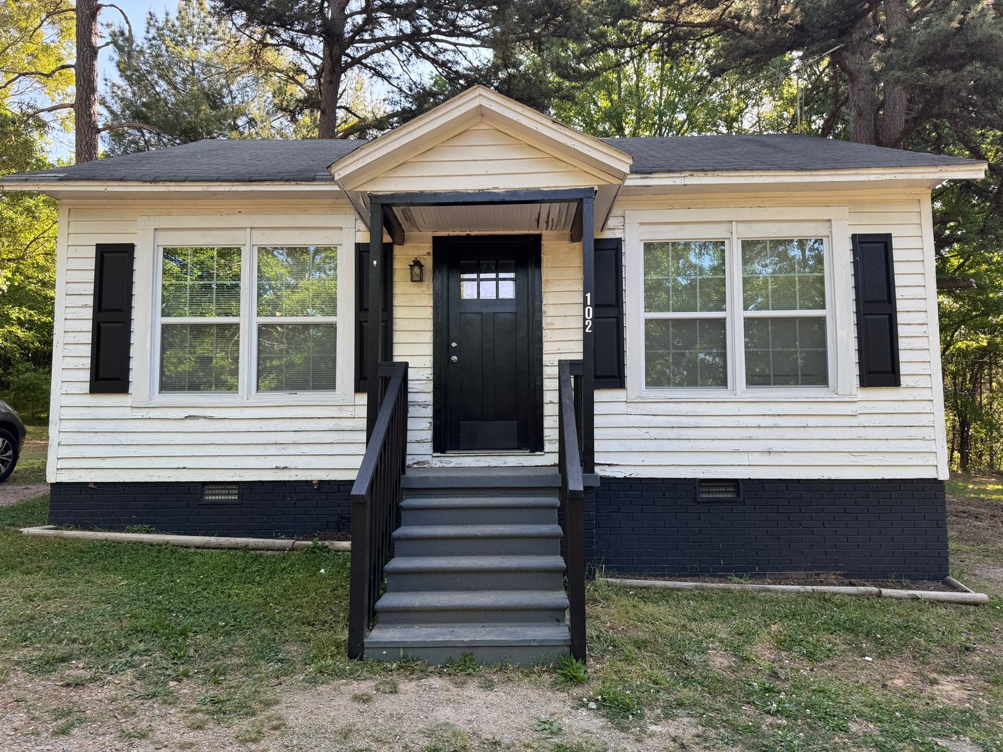 Lincolnton House: 102 Neighborhood Street