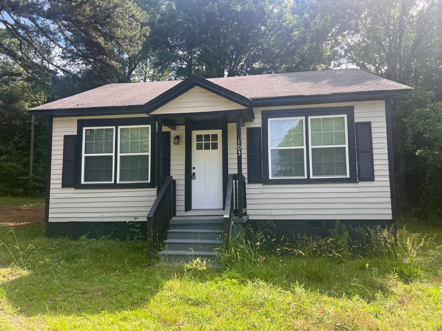 Lincolnton House: 103 Neighborhood Street