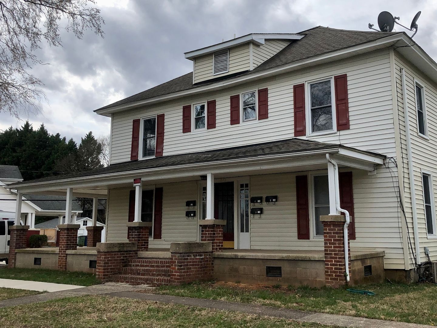 Mt. Holly Apartment: 223 E. Glendale Ave.