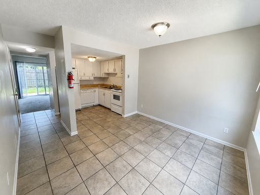 Matterhorn Townhomes #7 - 2 Bed/1.5 Bath Townhome Near WMU – photo 1
