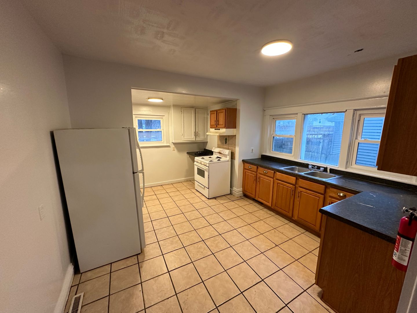 Kalamazoo House: 517 Walnut Ct