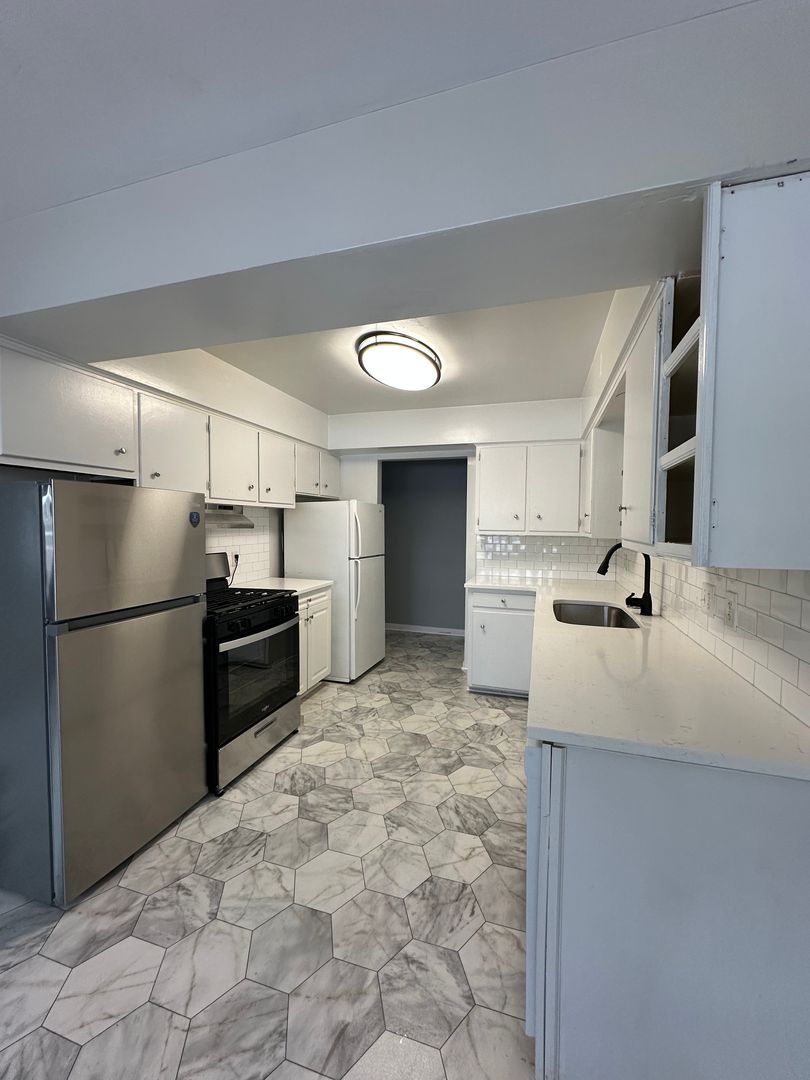 Kalamazoo House: 3009 W Michigan Ave