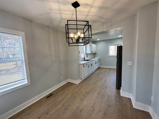 215 E North - 4 Bedroom/1 Bathroom Home Downtown Kalamazoo – photo 1