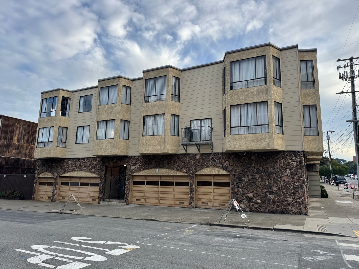 San Francisco Apartment: 180 Blake St