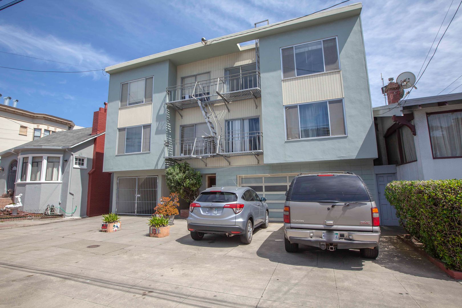 San Francisco Apartment: 890 34th Ave