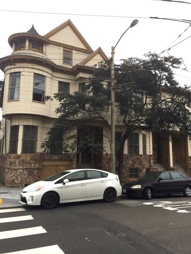 San Francisco Apartment: 742-750 Central Avenue