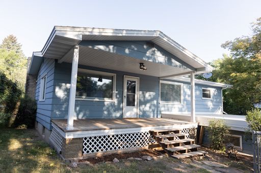 Beautifully Updated 2 Bedroom Along Bozeman Creek | Downtown Bozeman – photo 1