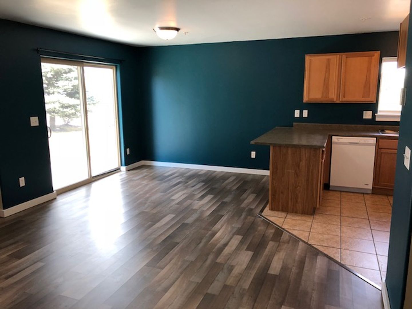 Belgrade House: 1122 Cruiser Ln