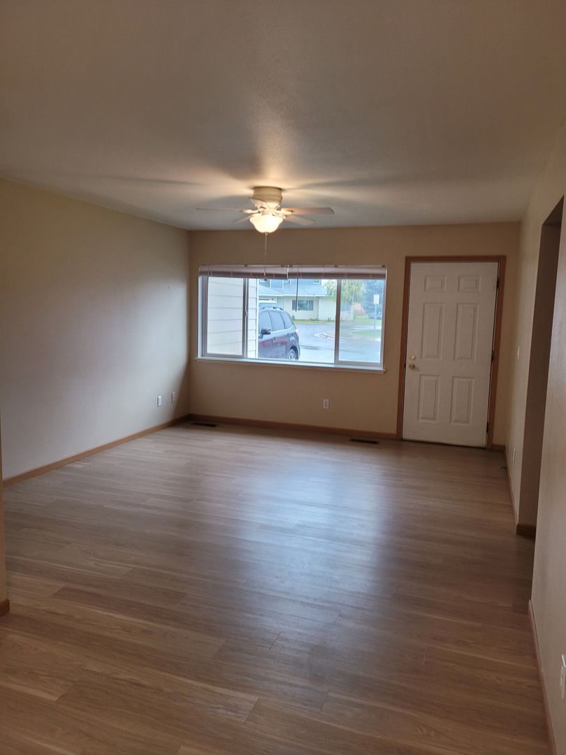 Bozeman Apartment: 1062 West Oak Street