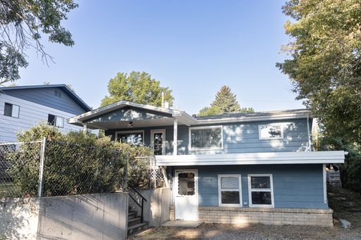 Newly Updated 2 Bedroom Basement Apartment | Creekside Downtown Bozeman – photo 1