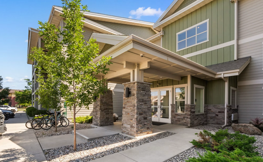 Tempest Court 2-Bedroom with Fireplace, Private Deck, and Covered Parking – photo 1