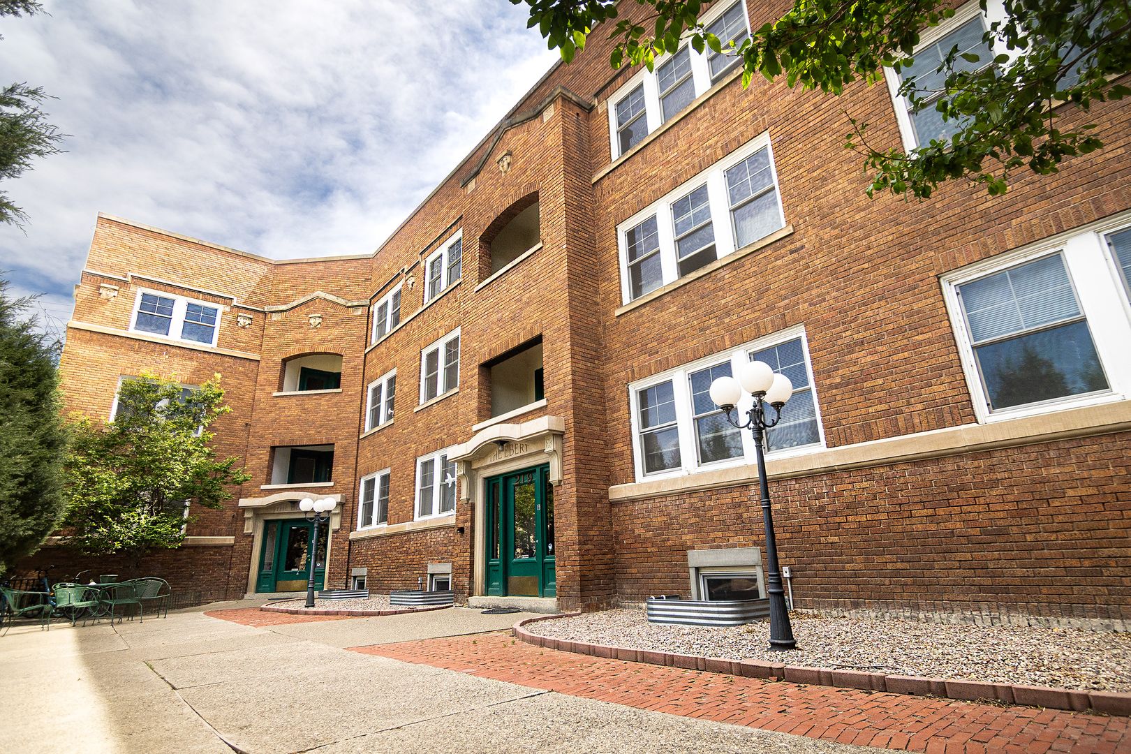 Livingston Apartment: 219 W. Callender Street
