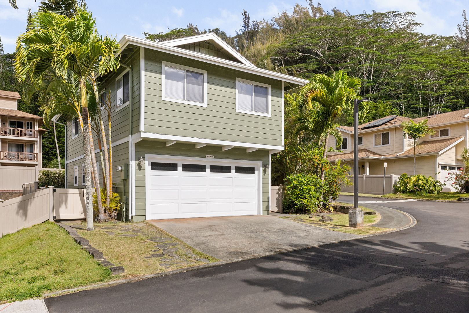 Mililani House: 95-951 Wikao Street #1
