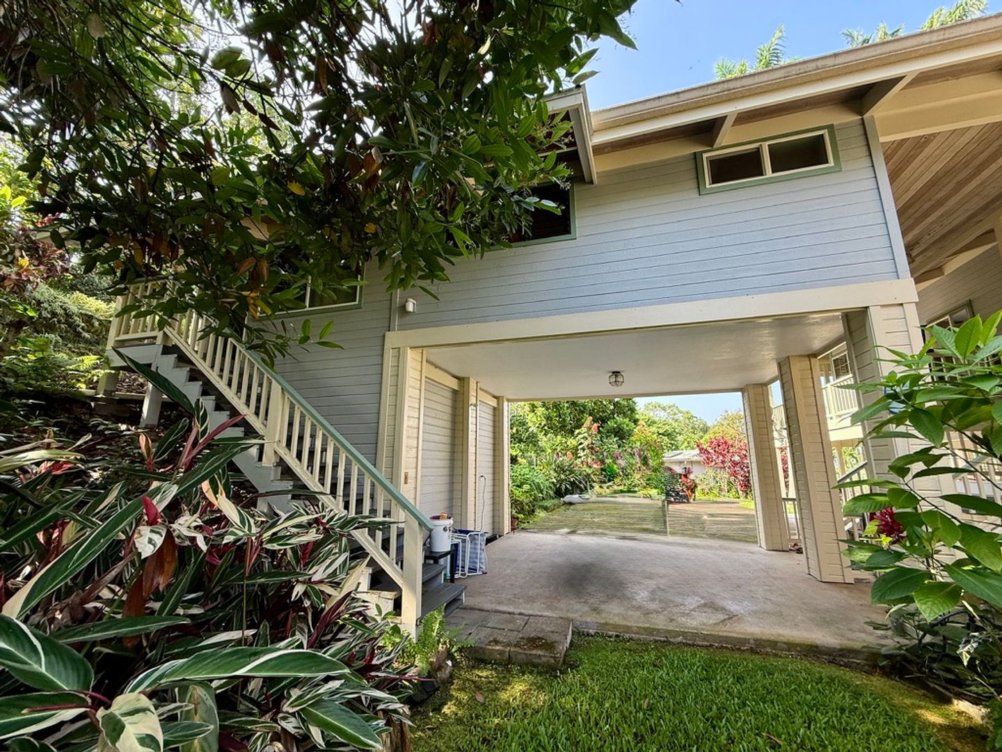 Holualoa Apartment: 76-6017-B Mamalahoa Hwy