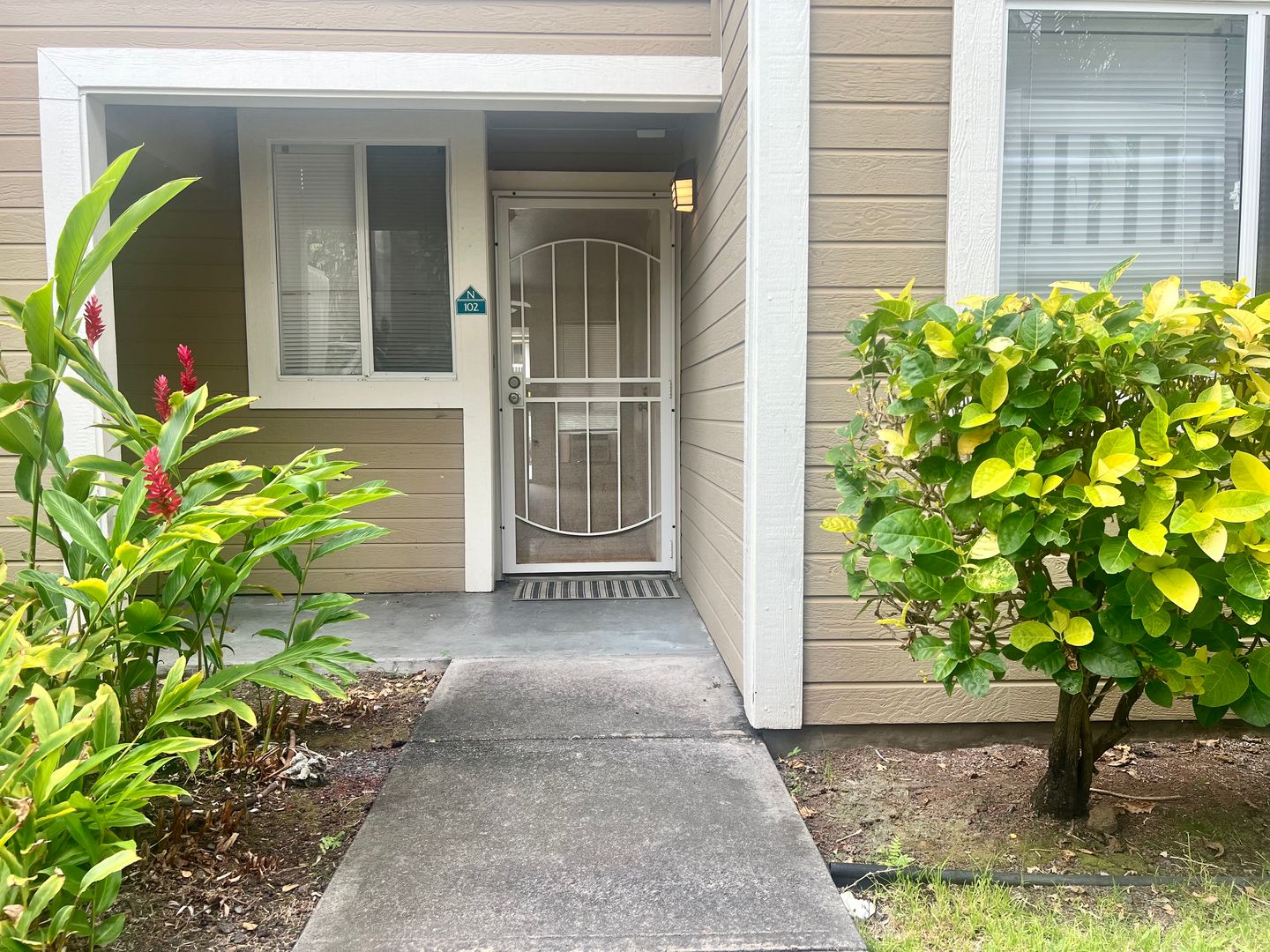 Kailua Kona Condo: 75-6081 Alii Dr. #N102