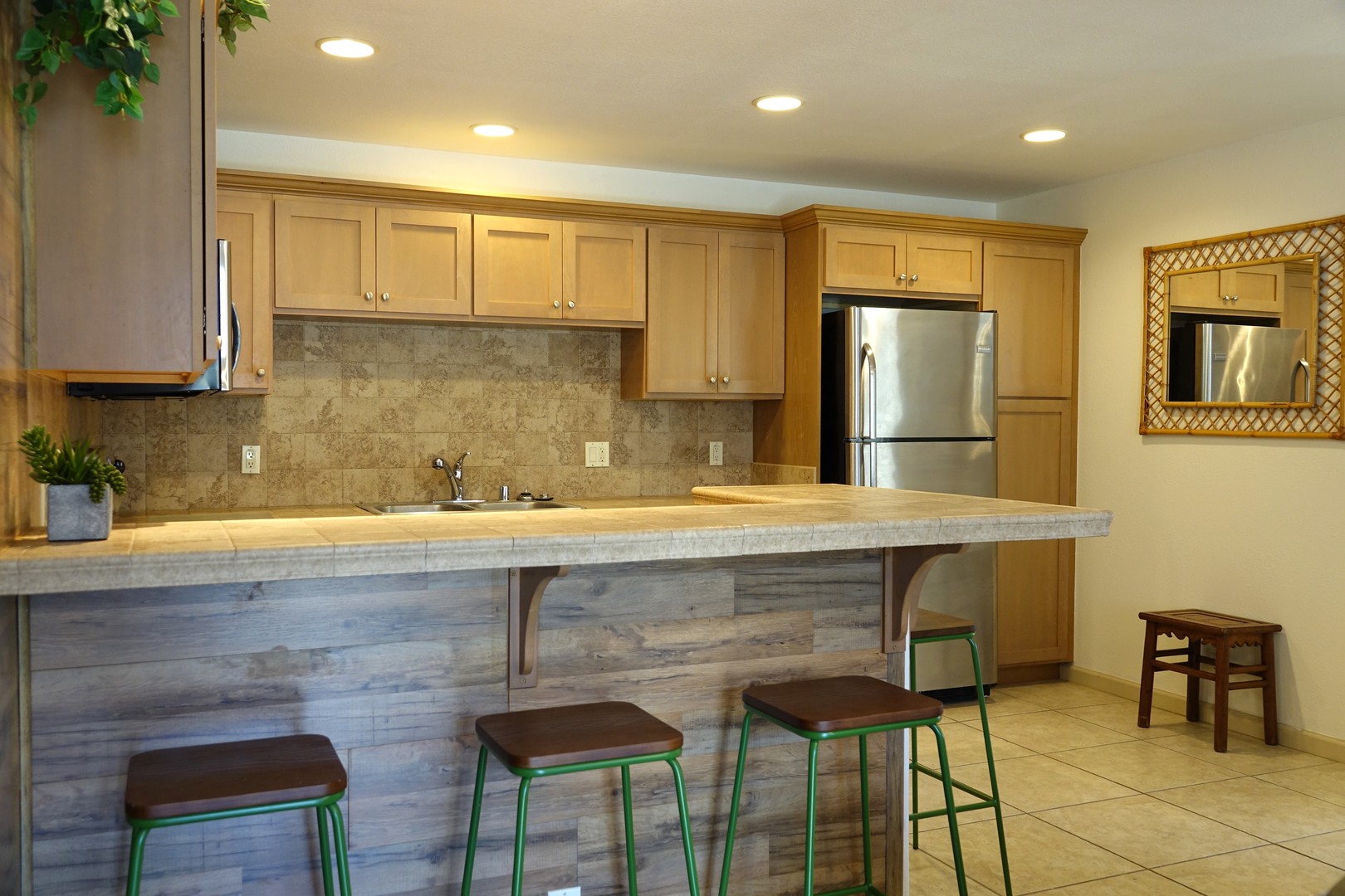 Kailua Kona House: 75-5754 Alahou St. #1