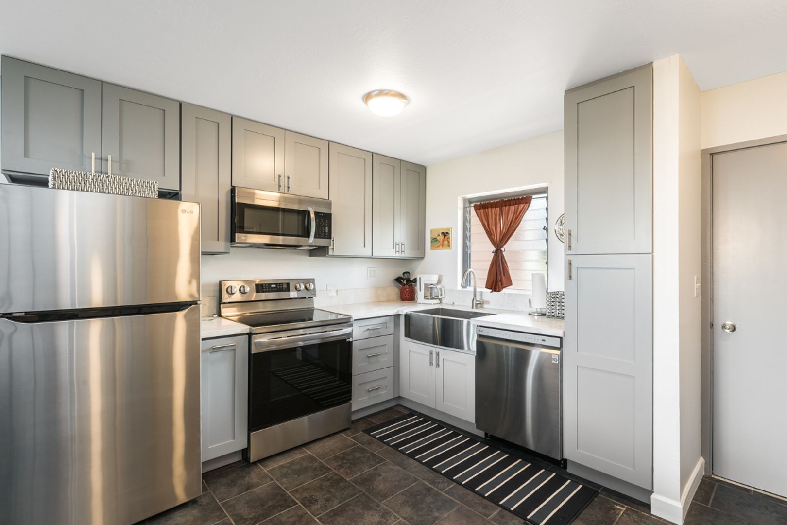 Kailua-Kona House: 75-5766 KUAKINI HIGHWAY Apt 105