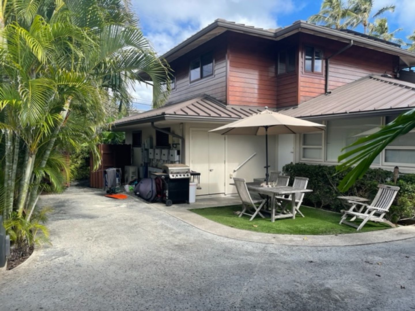 Kailua House: 554 North Kalaheo Ave