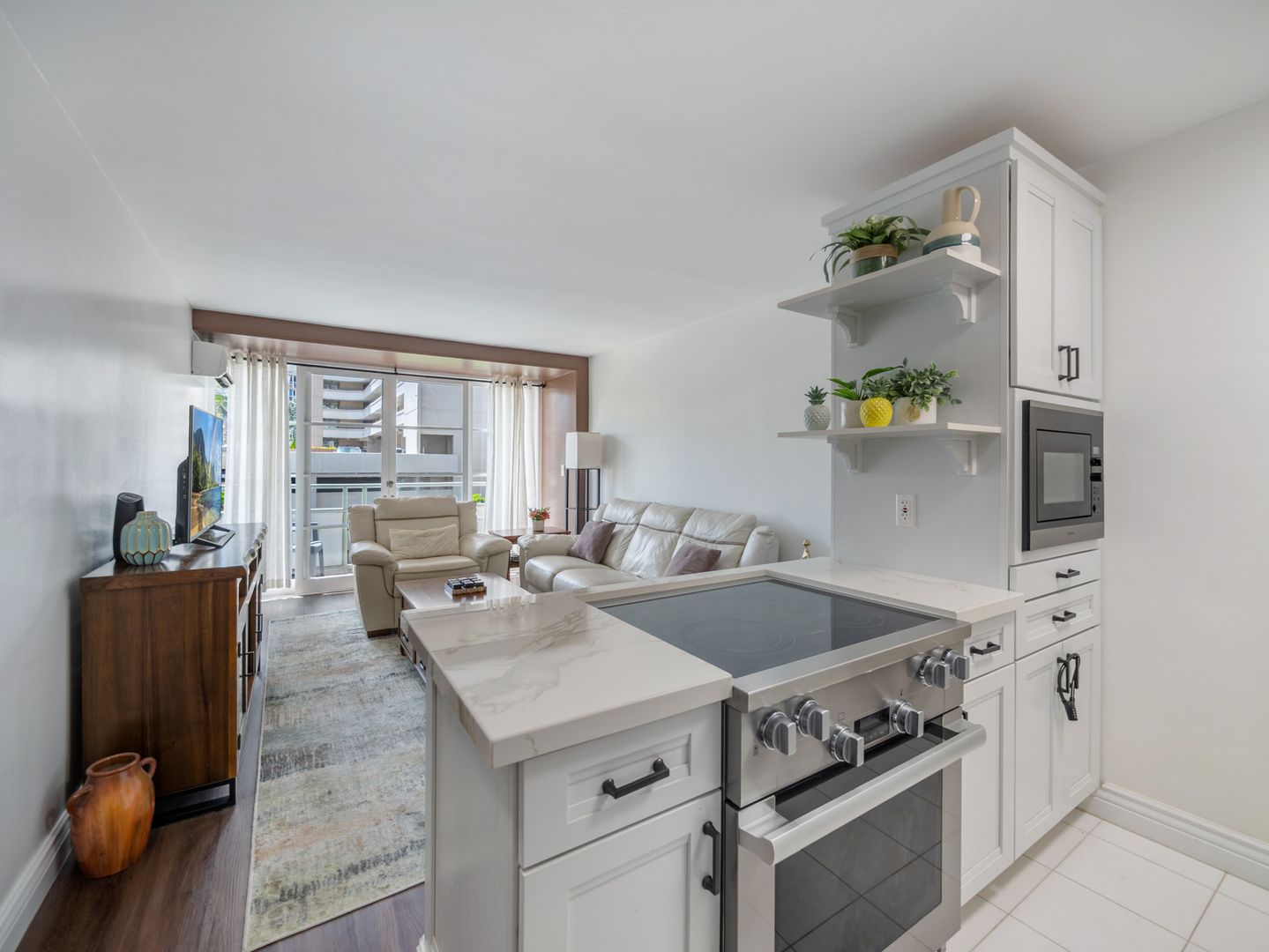 Honolulu House: 445 Kaiolu St #409