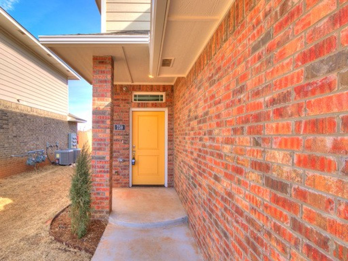 Moore House: 759 SW 14th St