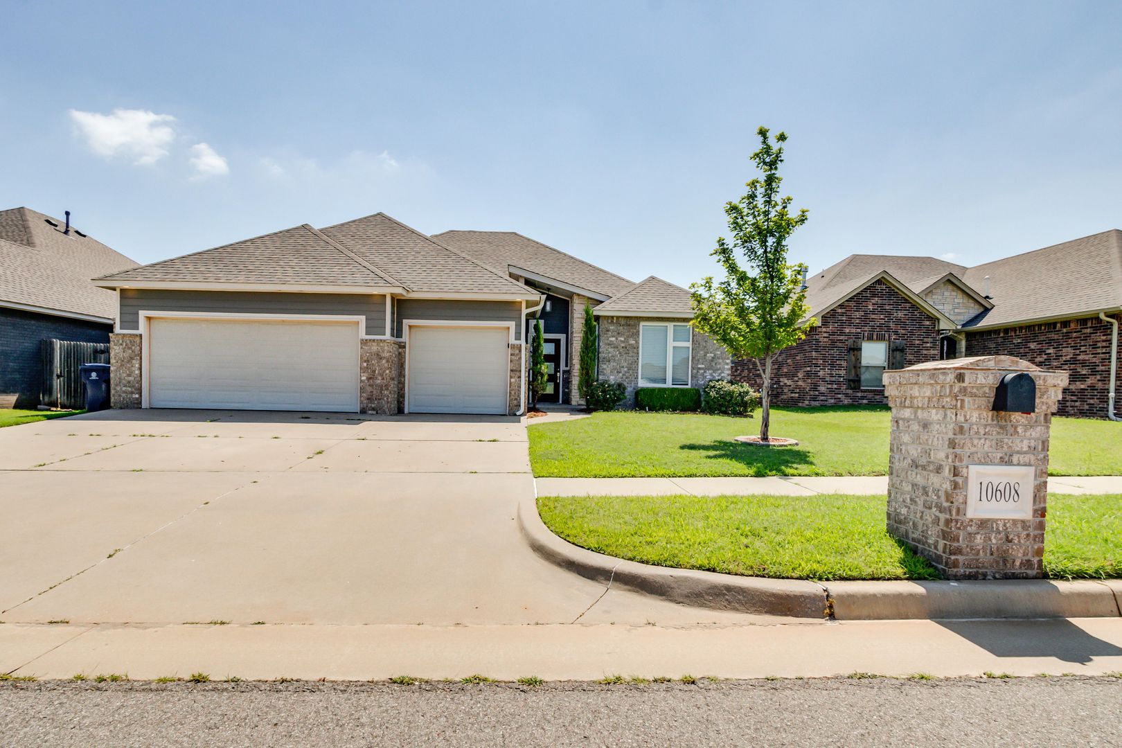 Yukon House: 10608 Glover River Drive