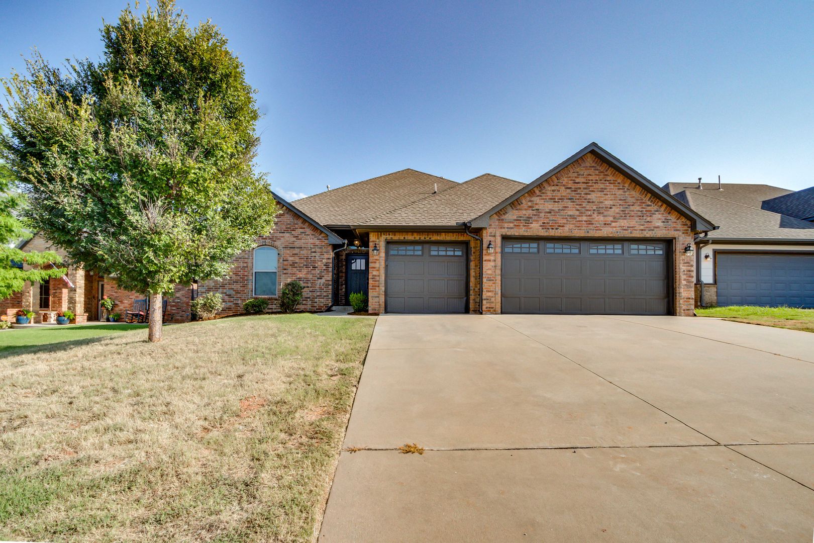 Edmond House: 6133 Oxnard St