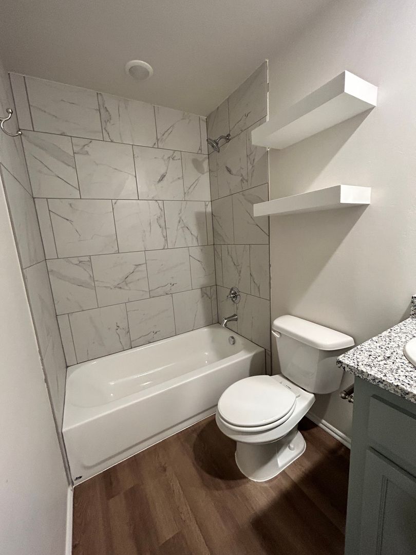 Yukon House: 10818 NW 119th Place