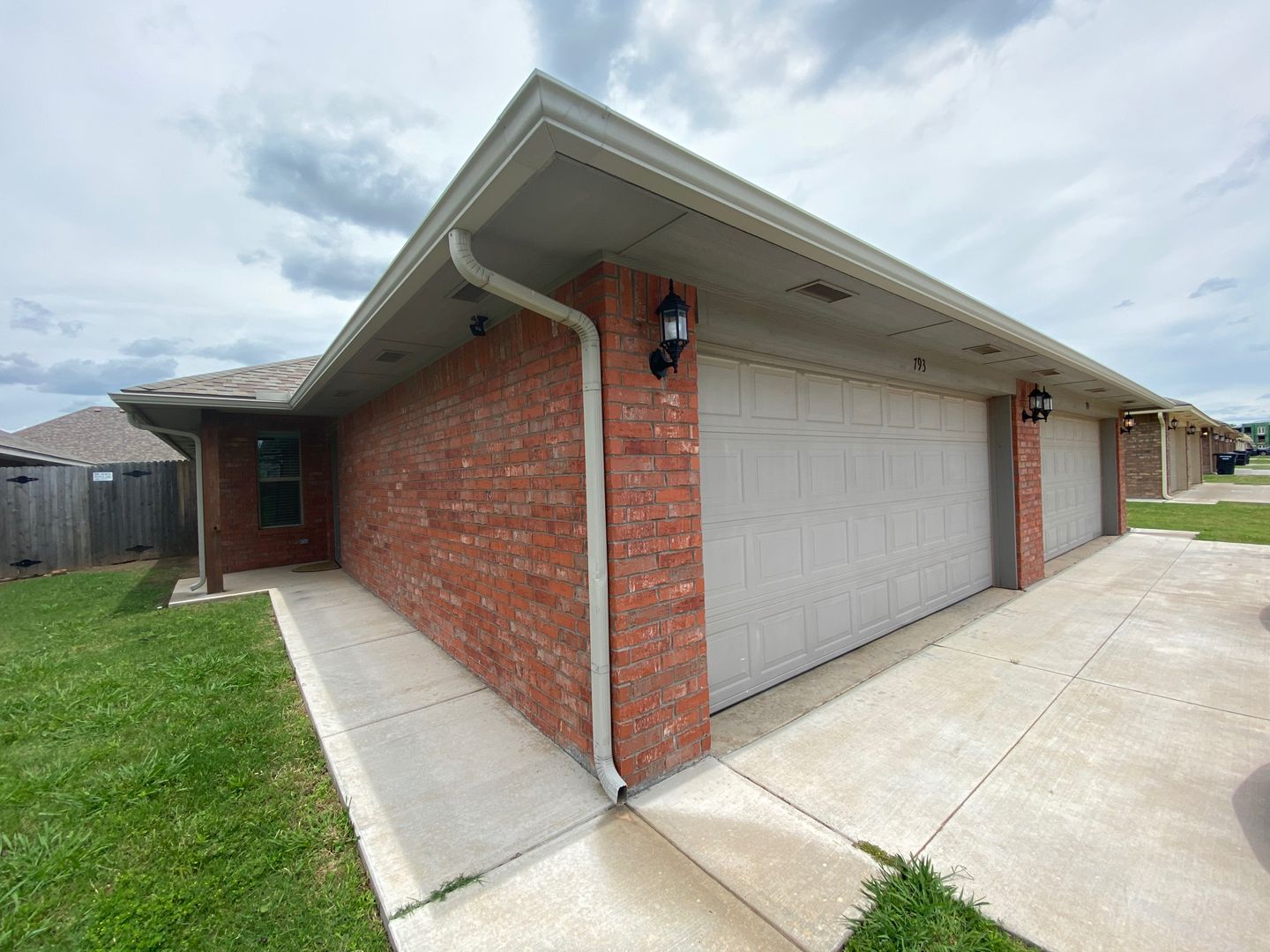 Moore House: 793 SW 13th St
