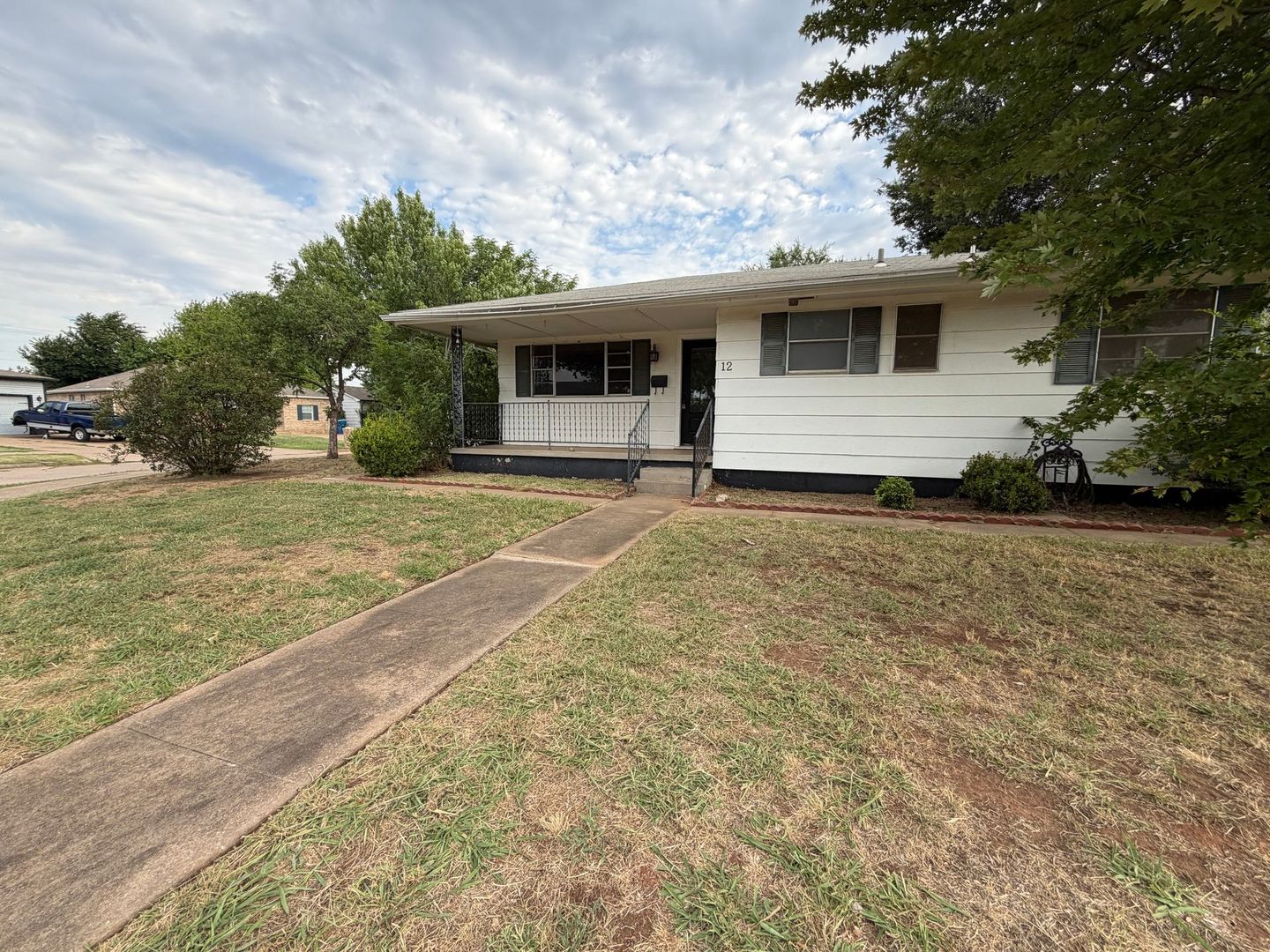 Edmond House: 12 Shirley Ln