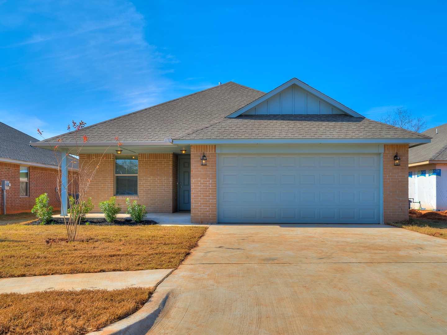 Midwest City House: 135 St Charles Way