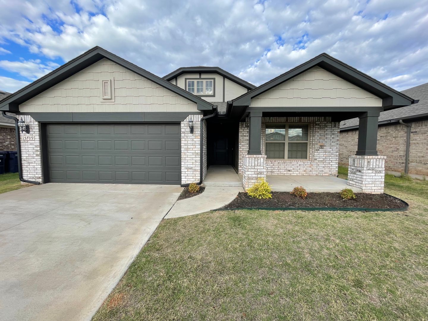 Edmond House: 15709 Gunnison Dr