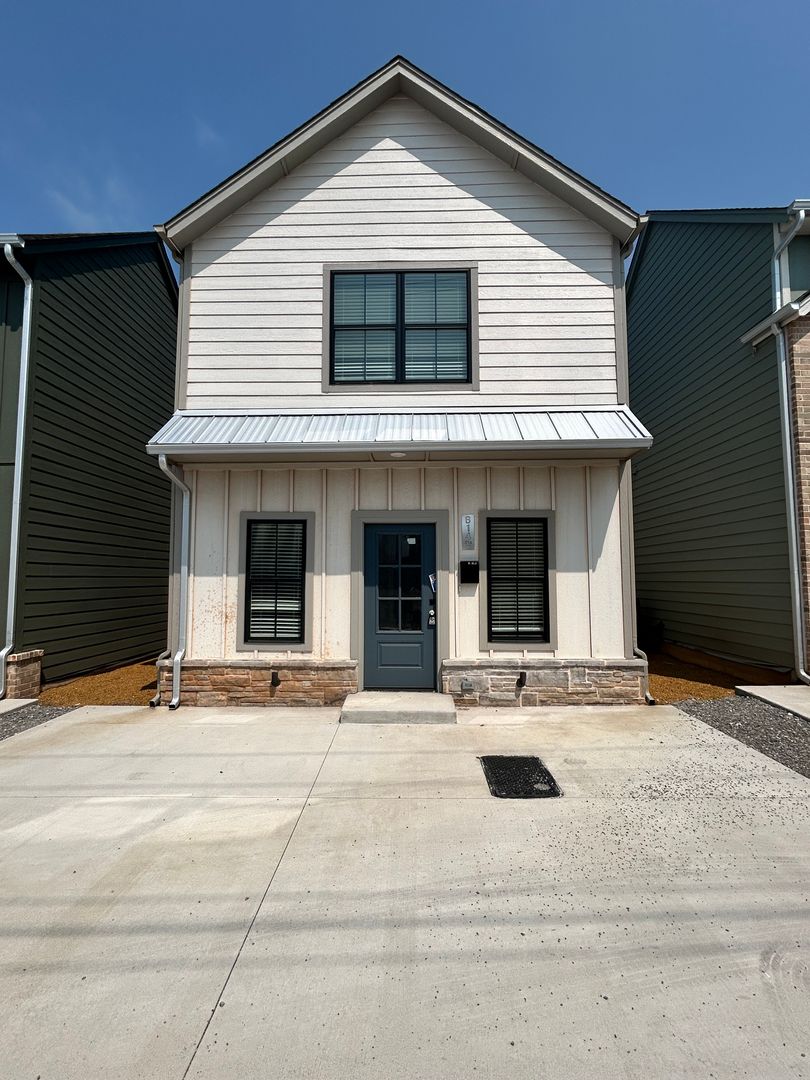 Edmond House: 614 W. 2nd Street Suite 110