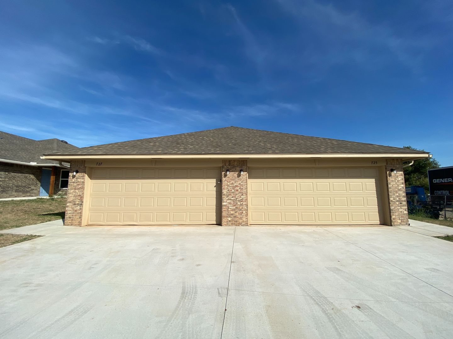 Moore House: 727 SW 13th St