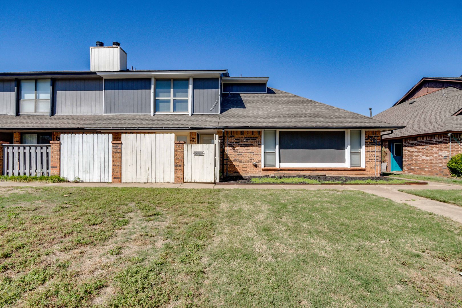 Edmond House: 13813 Fairhill Ave
