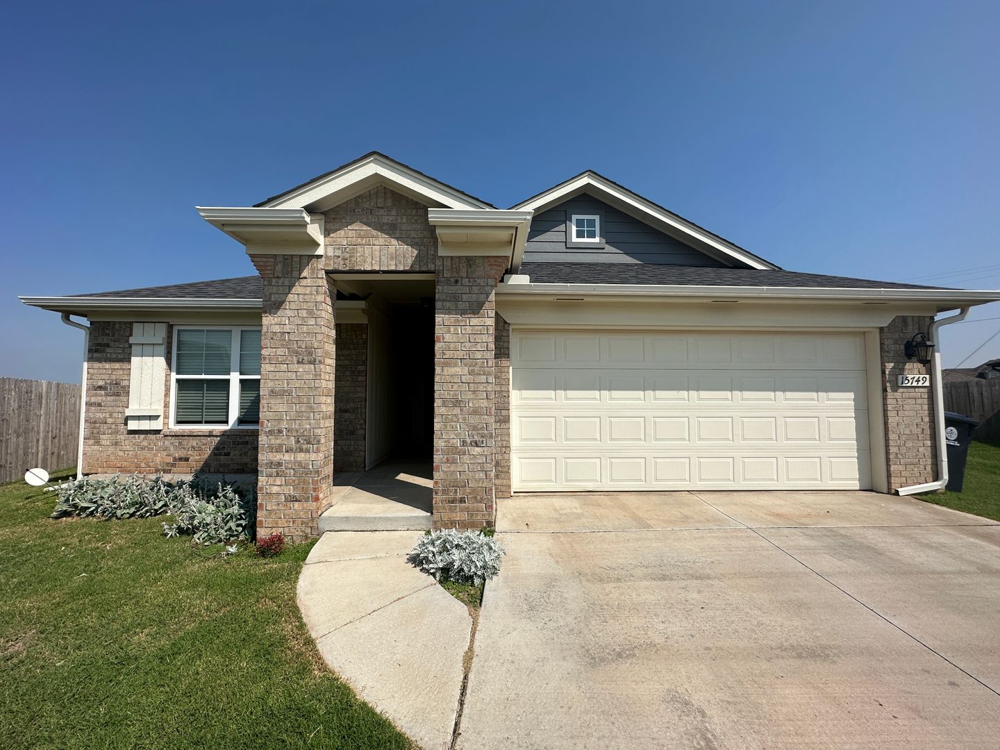 Edmond House: 15749 Potomac Dr