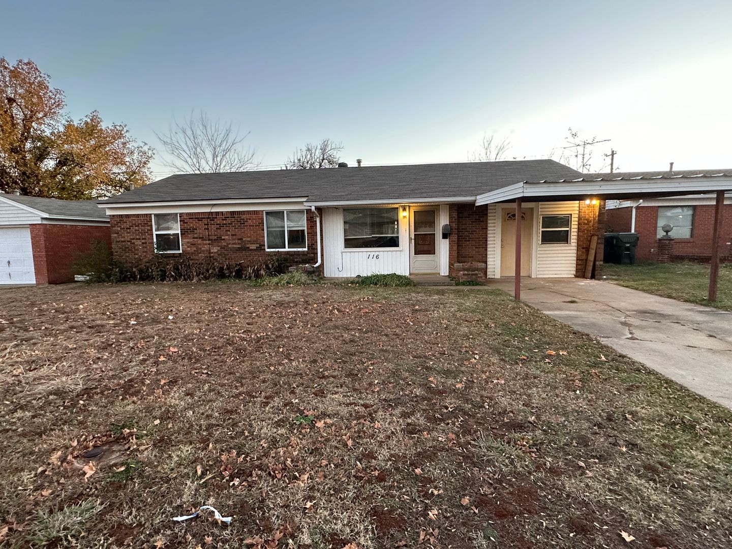 Midwest City House: 116 W. Rose Drive