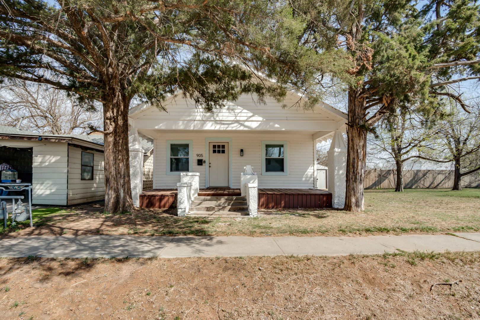 El Reno House: 905 E Rogers St