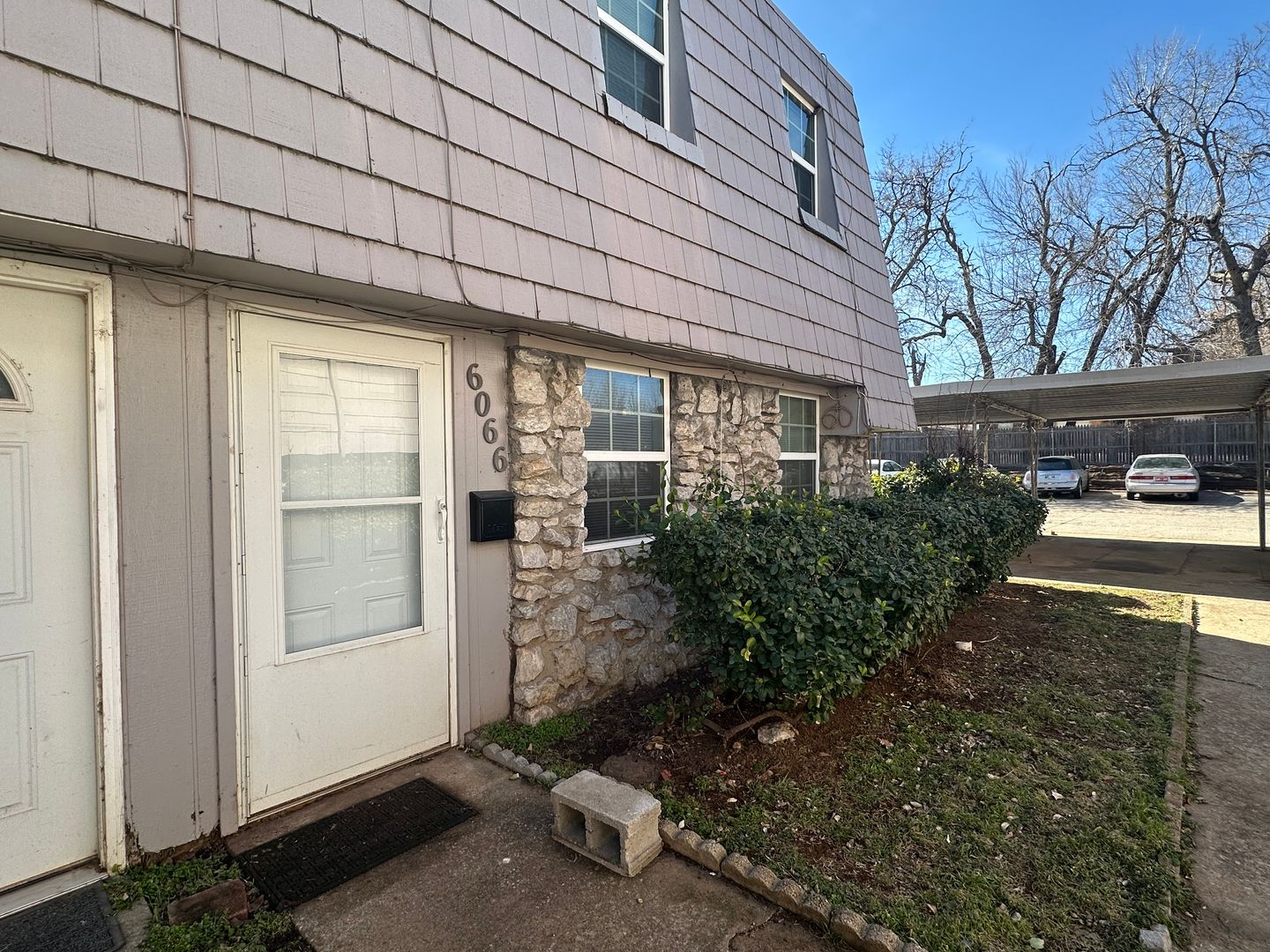 Oklahoma City House: 6066 NW Expressway