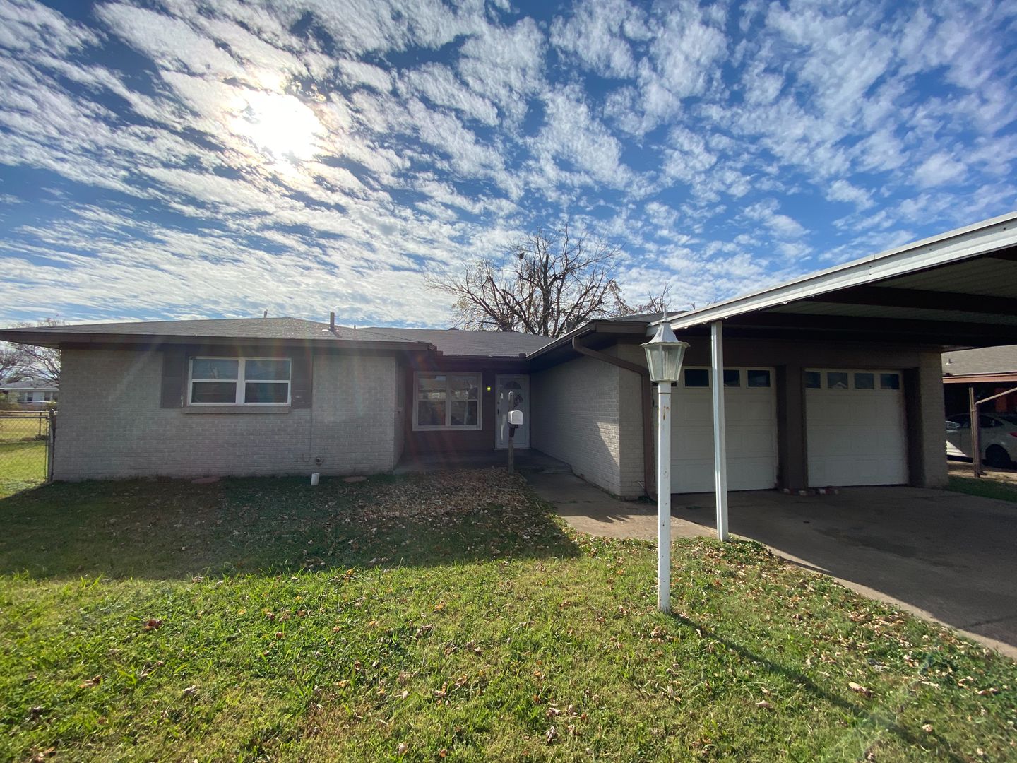 Midwest City House: 406 W. Douglas Dr