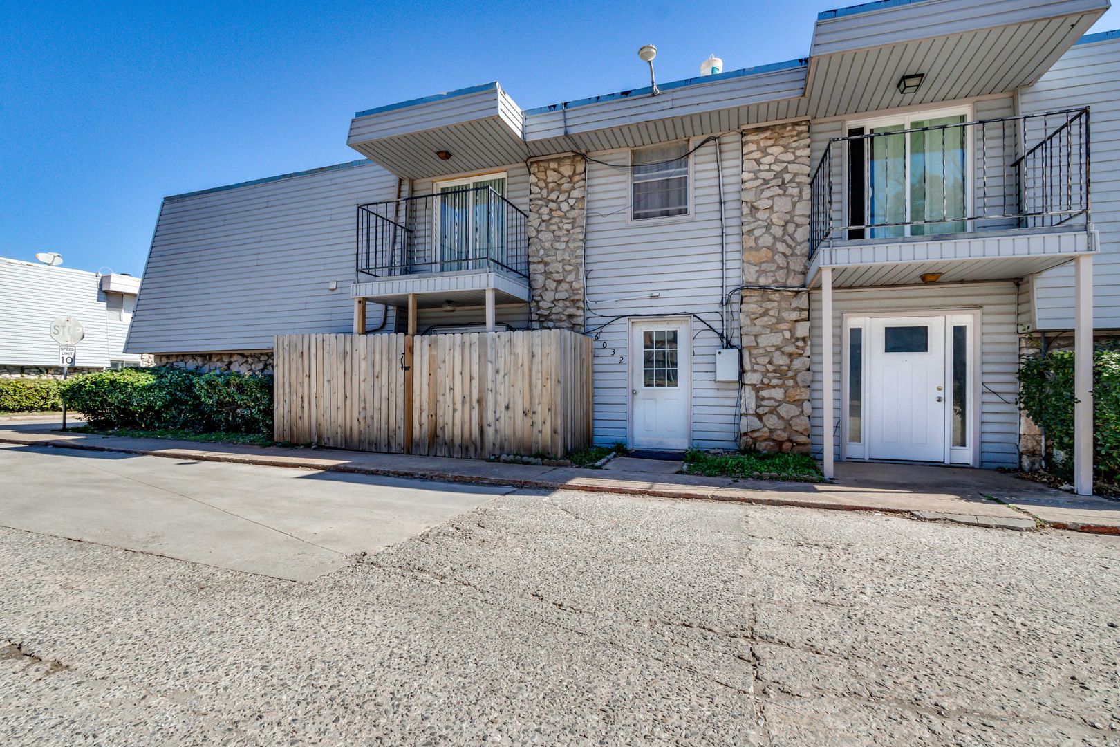 Oklahoma City House: 6032 NW Expressway Unit D