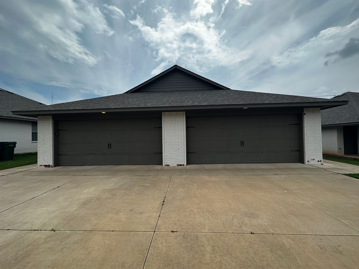 Oklahoma House: 11416 N. Lincoln Blvd