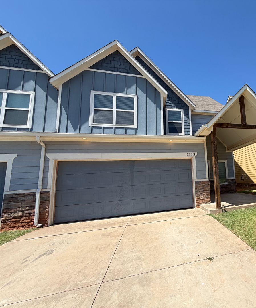 Edmond House: 613 NW 176th Street Unit B