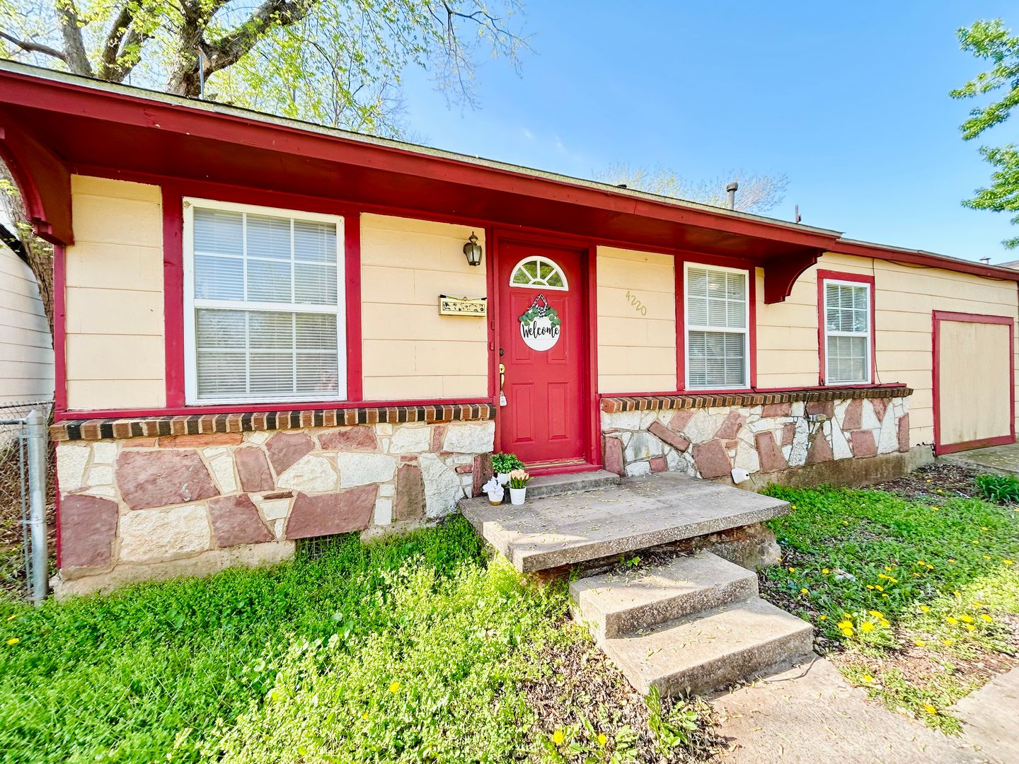 Del City House: 4220 SE 25th St