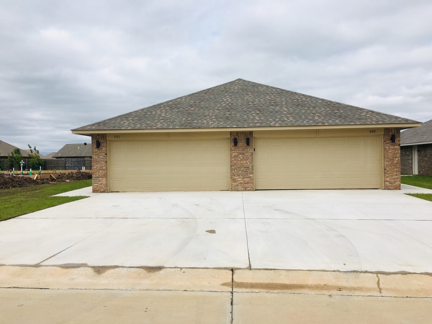 Moore House: 737 SW 13th St