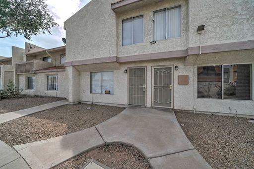 2 Bedroom + 2 Bathroom Condo in Centrally Located Phoenix! – photo 1