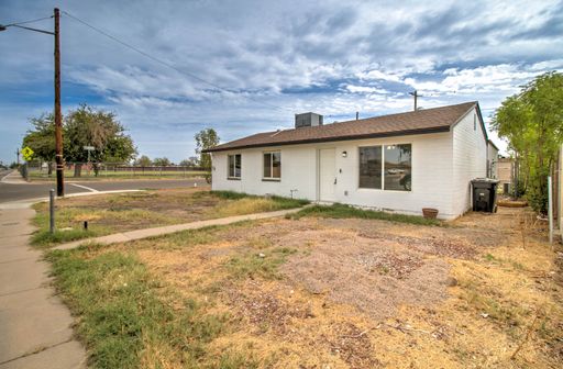 Charming Rental at 2539 North 39th Ave – Comfortable Living in a Convenient Location – photo 1