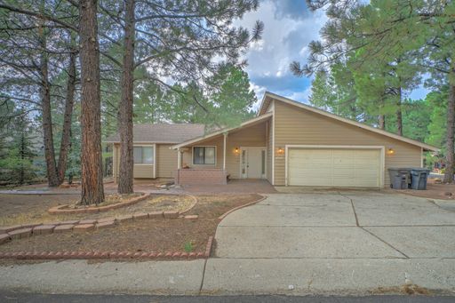Furnished 3 Bedroom + 2 Bathroom + 2-Car Garage Home in Flagstaff (Short Term/Long Term Availability) – photo 1