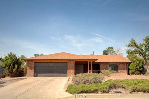 Amazing 3 Bedroom in Central Rio Rancho! – photo 1
