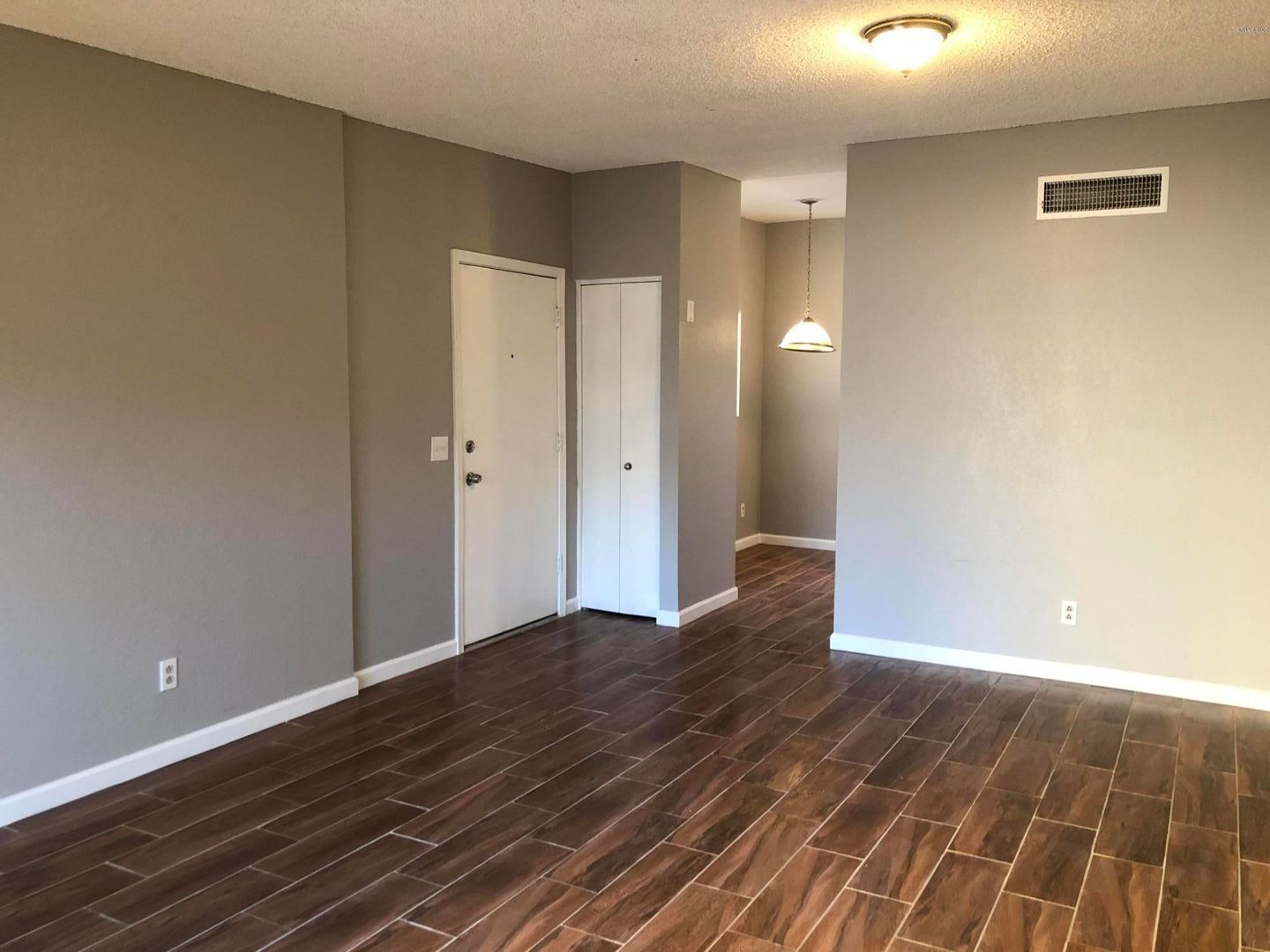 Phoenix Apartment: 2844 E Marconi Ave