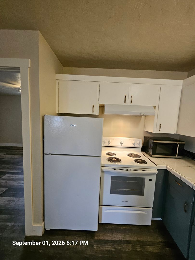 spacious 1 bedroom 1 bath 3 of 5